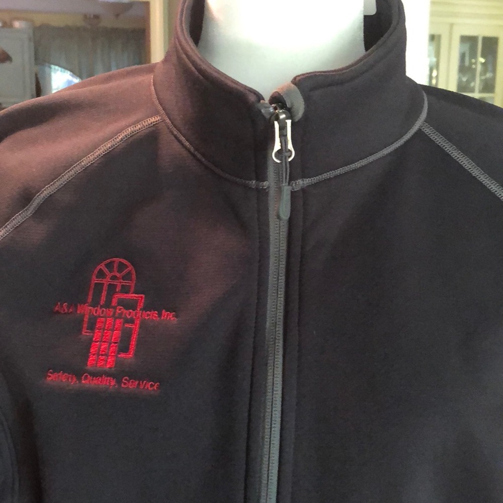 L.L. Bean Performance Stretch Zip-up. - Picture 6 of 8